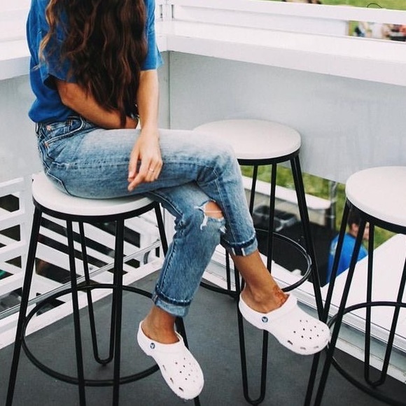 White CROCS Unisex Slip Resistant Work Shoe Size 6 Women/4 Men - Picture 12 of 12